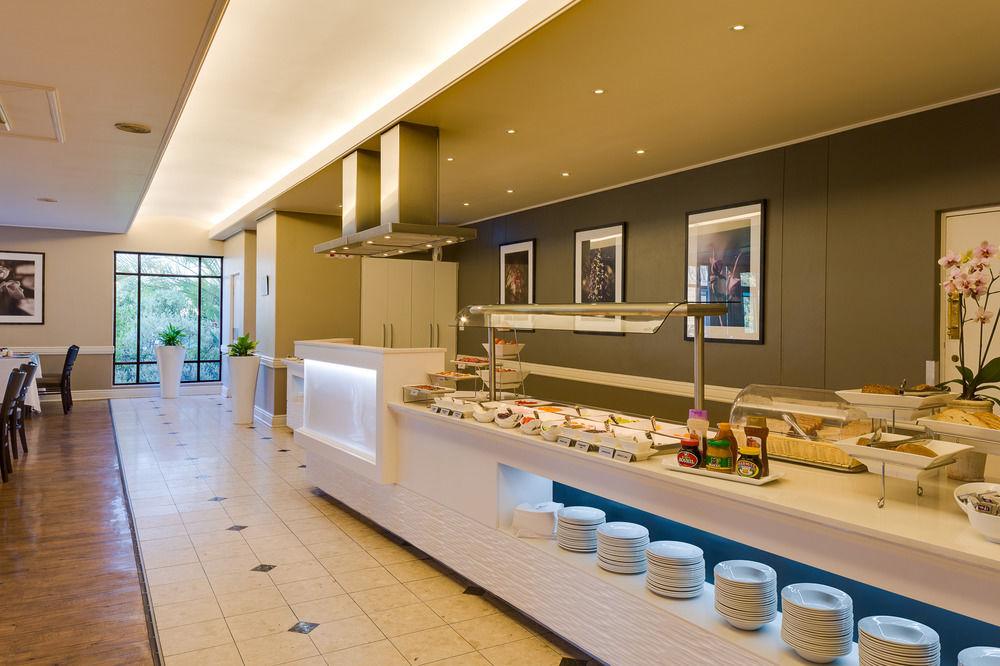 Protea Hotel By Marriott George King Джордж Екстериор снимка