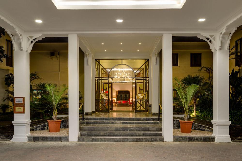 Protea Hotel By Marriott George King Джордж Екстериор снимка