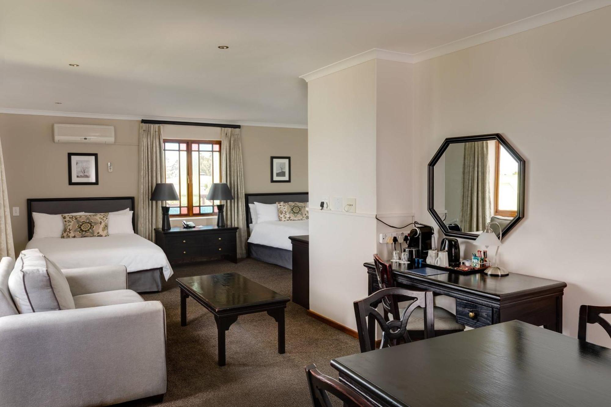 Protea Hotel By Marriott George King Джордж Екстериор снимка
